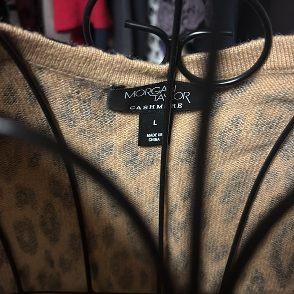 100% CASHMERE Morgan Taylor
NEVER WORN NWOT - Picture 2 of 2